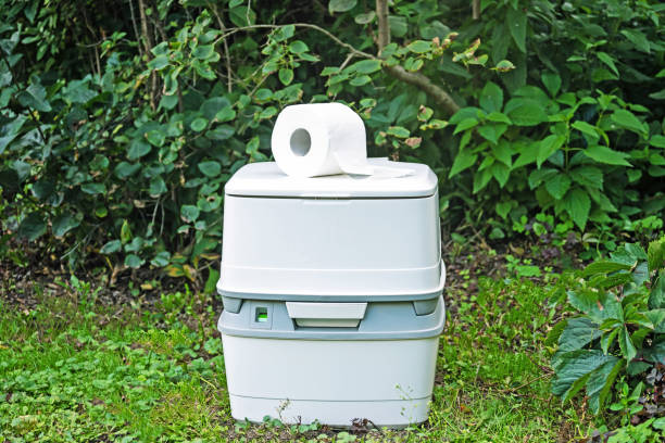 Portable Toilet Options We Offer in Ives Estates, FL